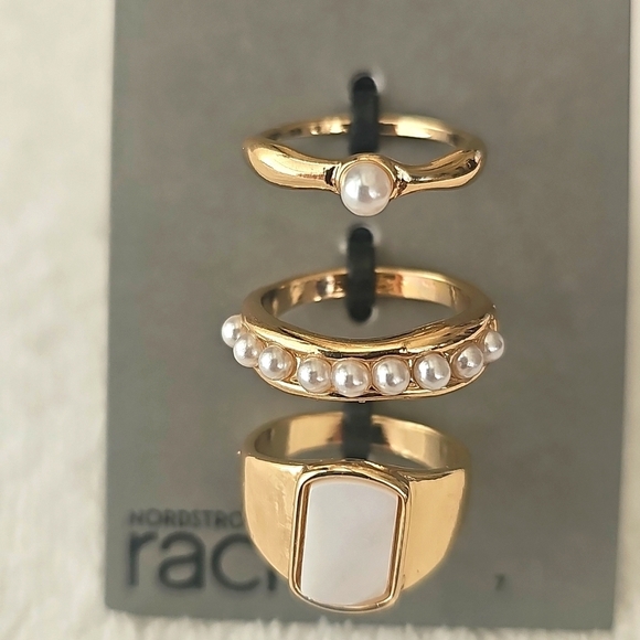 NWT Nordstrom Rack Trio Set of Gold and Imitation Pearl Rings Size 7 - Picture 1 of 6
